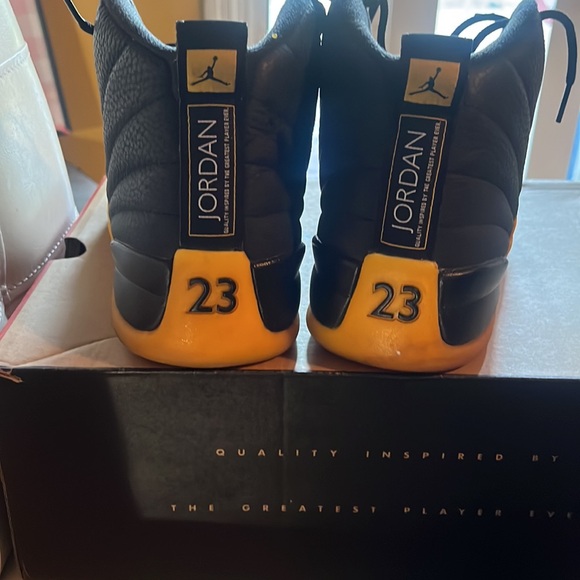 Jordan Retro 12 - Picture 3 of 4